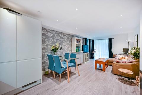 7a Howard Road, Surbiton, KT5 8SA