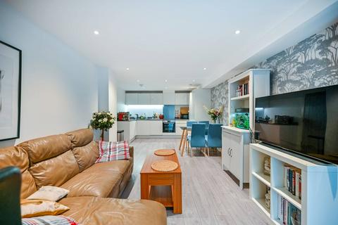 7a Howard Road, Surbiton, KT5 8SA