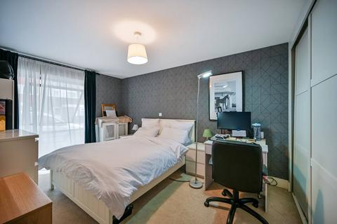 7a Howard Road, Surbiton, KT5 8SA