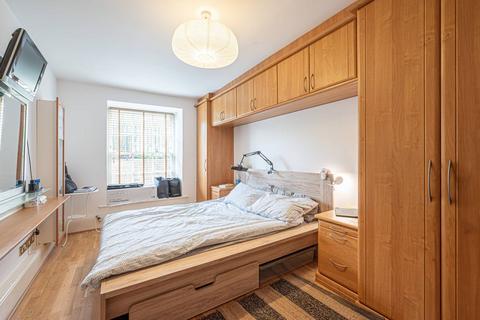 1 bedroom flat for sale, Royal Drive, Friern Barnet, London, N11