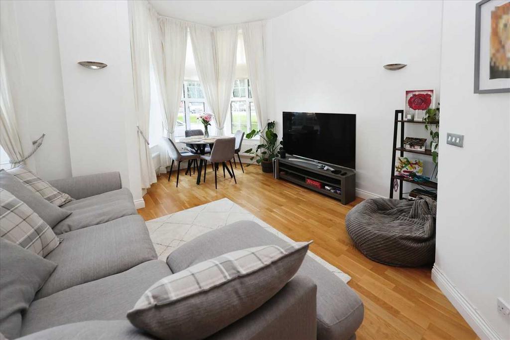 Cathedral Heights, Chichester Road, Bracebridge Heath 2 bed apartment