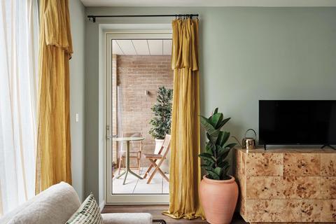 2 bedroom flat for sale, The Auria, Portobello Road, London, W10 5NN