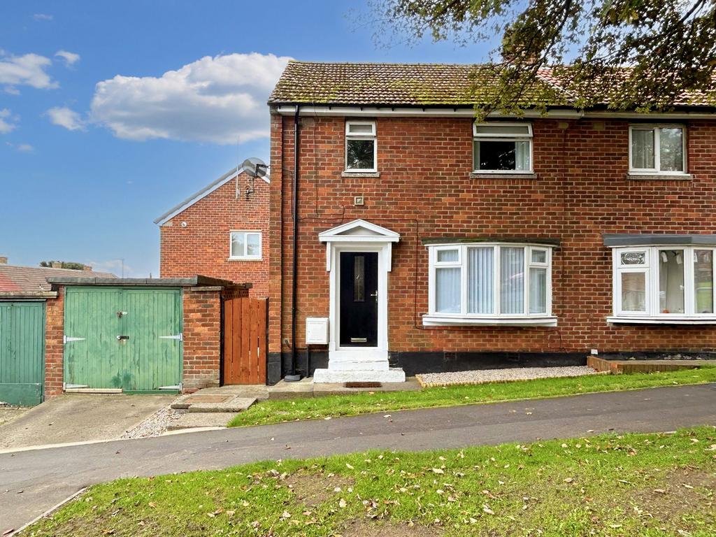 Kirkland Hill, Peterlee, Durham, SR8 5QB 3 bed semidetached house for