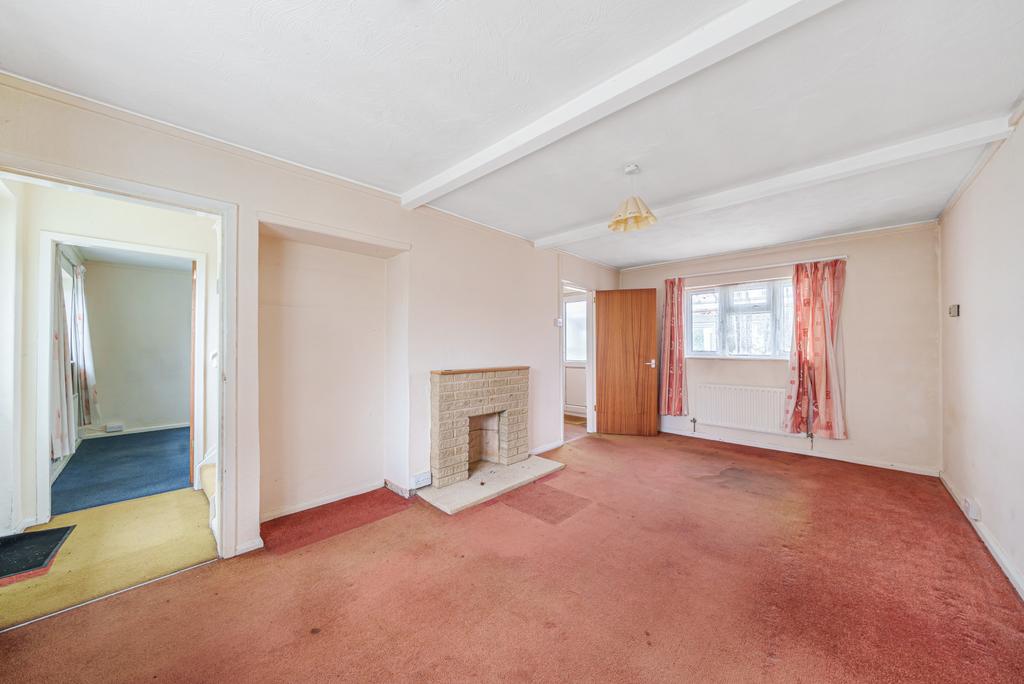 Clockhouse Lane, Ashford, TW15 2 bed detached house for sale £450,000