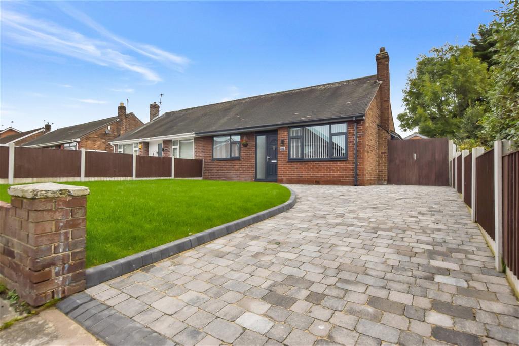 Montgomery Road, Widnes 2 bed semidetached bungalow for sale £185,000
