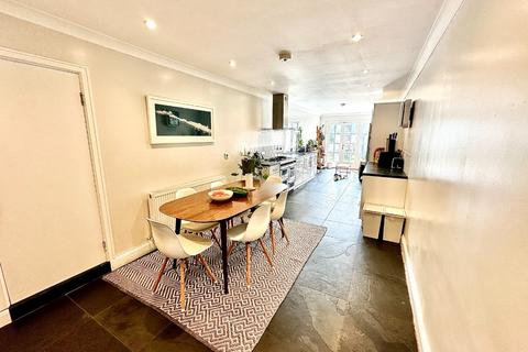 236 Plumstead Common Road, Plumstead, London, SE18 2RS