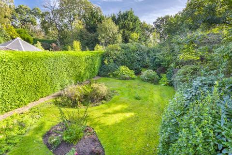 23 Oak Tree Close, Virginia Water, GU25 4JF