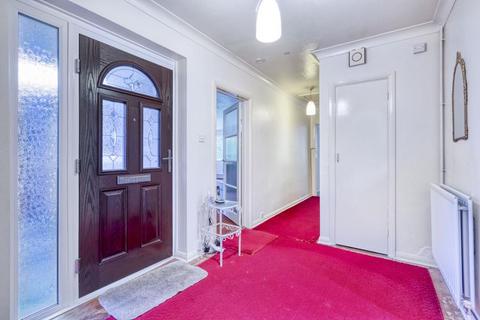 23 Oak Tree Close, Virginia Water, GU25 4JF