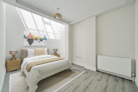 2 bedroom flat for sale, Rosemont Road, Hampstead