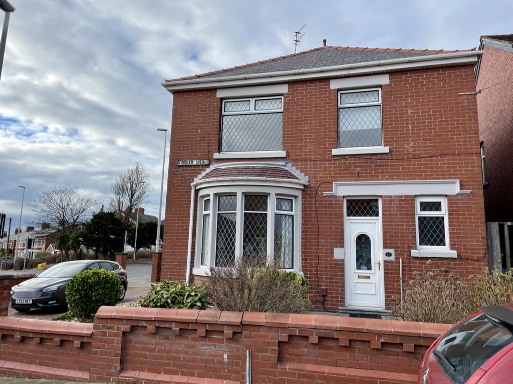 Kirkham Avenue, Blackpool FY1 3 bed detached house for sale £215,000