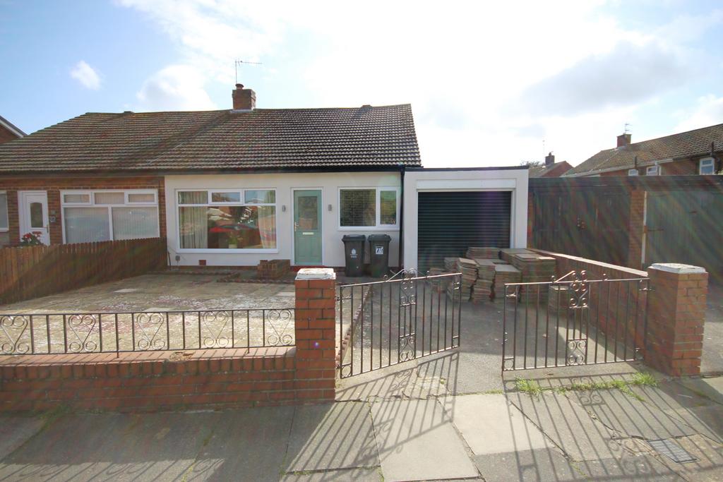 Hayton Road, North Shields, Tyne and Wear, NE30 3TZ 2 bed semidetached