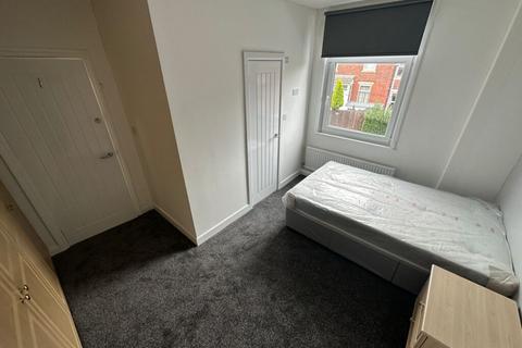 1 bedroom in a house share to rent, Room 2 Barras Place Leeds LS12 4JR