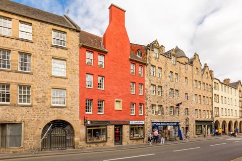 2 bedroom flat to rent, Canongate, Holyrood, Edinburgh, EH8