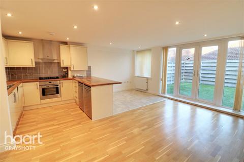 Flat 10, The Grove Headley Road, Grayshott, Hindhead, GU26 6LE