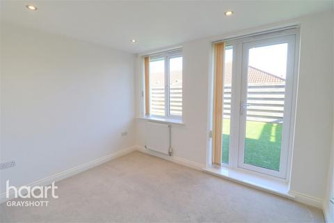 Flat 10, The Grove Headley Road, Grayshott, Hindhead, GU26 6LE
