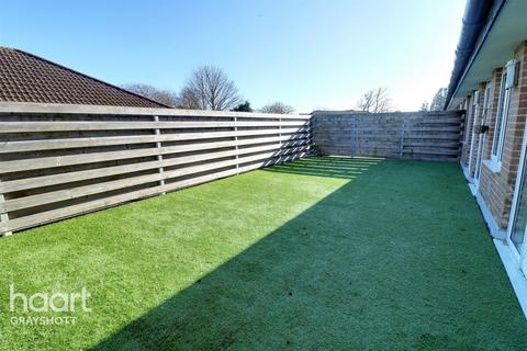 Flat 10, The Grove Headley Road, Grayshott, Hindhead, GU26 6LE