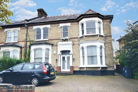 4 bedroom flat for sale, Station Road, London