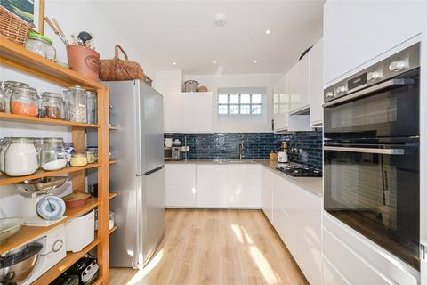 3 bedroom house for sale - The Sadlers, Westhampnett, Chichester, West Sussex, PO18