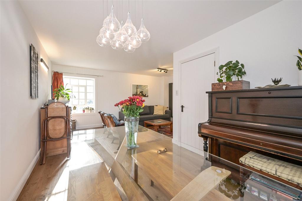 Sitting/Dining Room