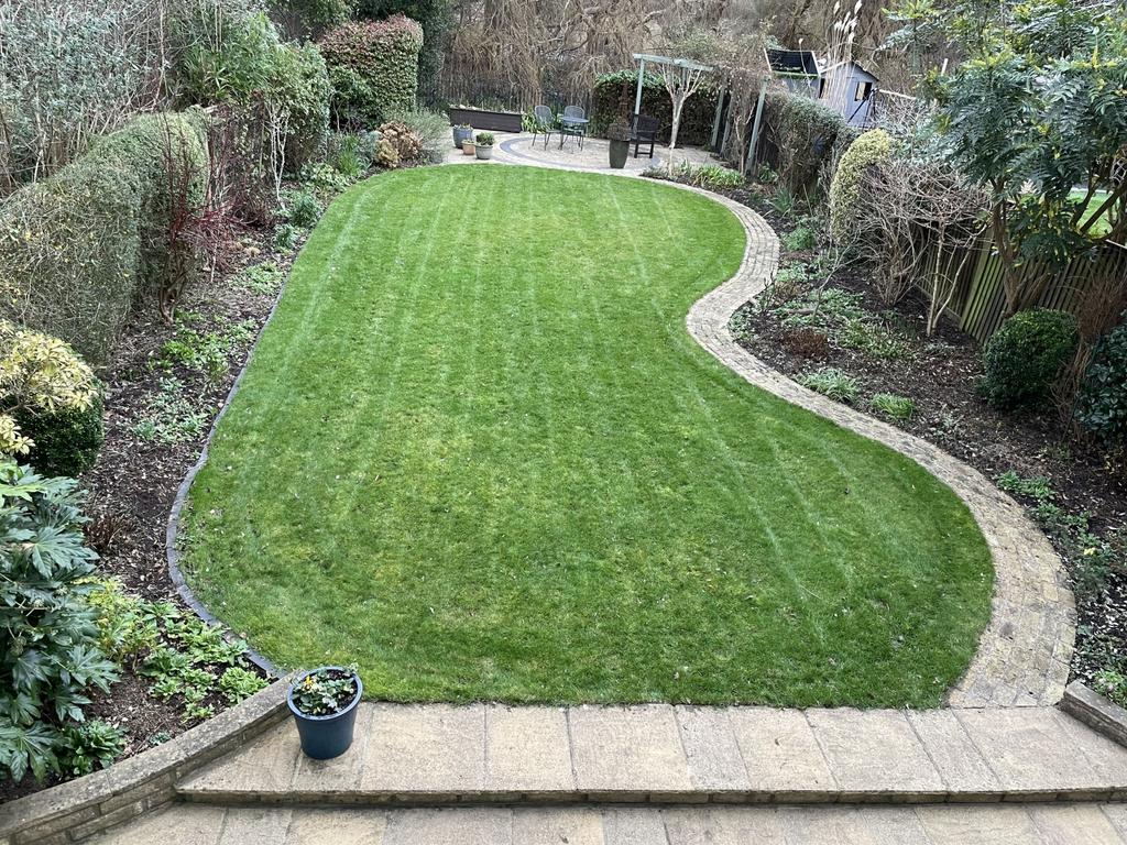 4 Acacia Road Gdn