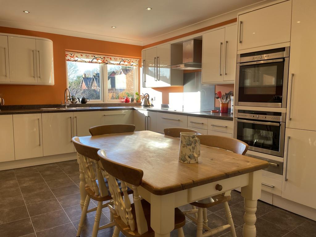 4 Acacia Road Kit
