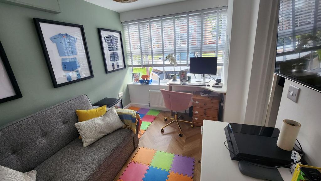 Playroom/office