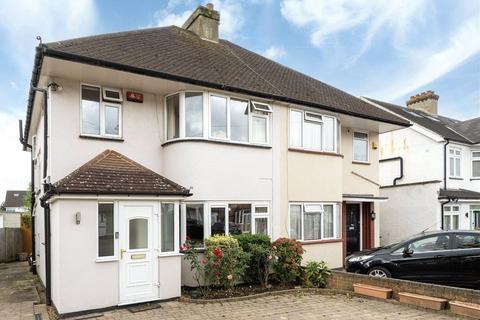 20 Holmwood Grove, London, NW7 3DT