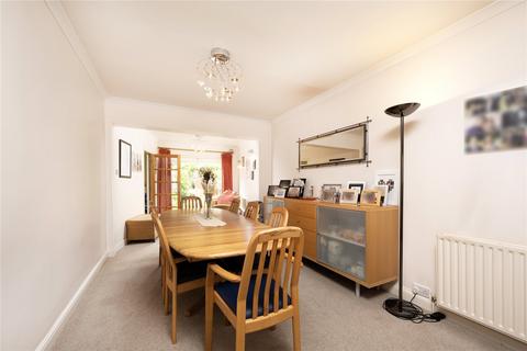 20 Holmwood Grove, London, NW7 3DT