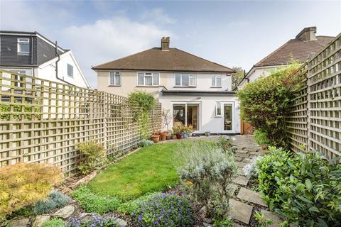 20 Holmwood Grove, London, NW7 3DT