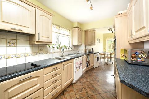 20 Holmwood Grove, London, NW7 3DT