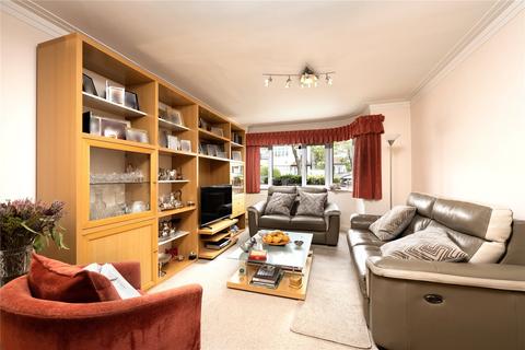 20 Holmwood Grove, London, NW7 3DT