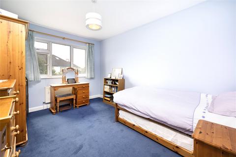 20 Holmwood Grove, London, NW7 3DT