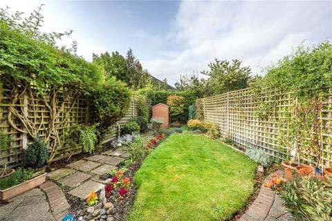 20 Holmwood Grove, London, NW7 3DT