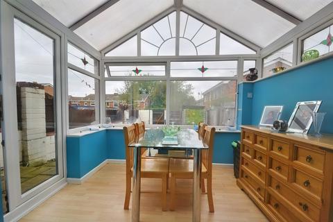 15 Dacombe Drive, Poole, BH16 5JH