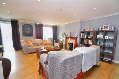15 Dacombe Drive, Poole, BH16 5JH