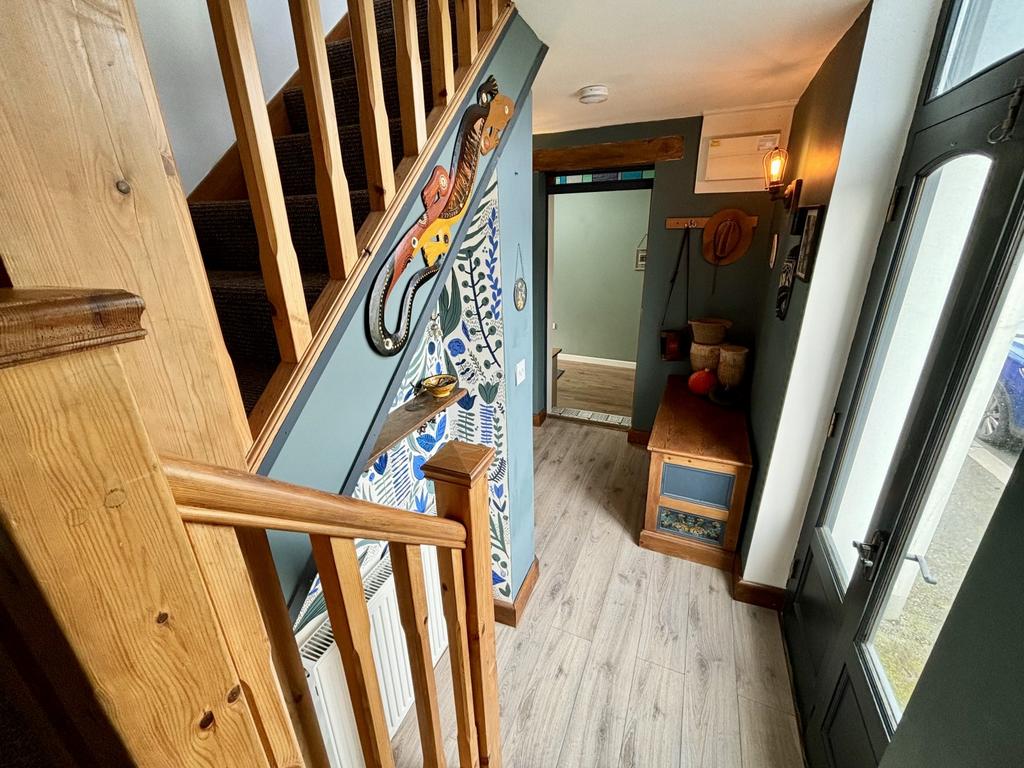 John Street, Neyland, Milford Haven, Pembrokeshire, SA73 2 bed semi