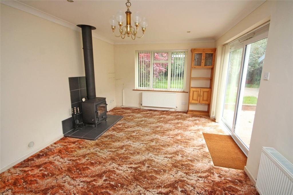Hazelwood Avenue, New Milton, Hampshire, BH25 2 bed bungalow for sale