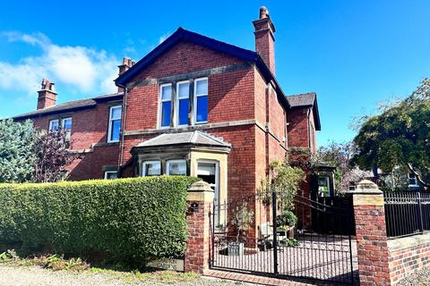 5 bedroom end of terrace house for sale, Marlborough Gardens, Carlisle CA3