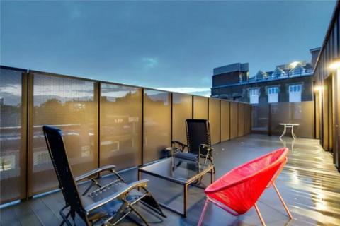 Flat 2, 20 Hatton Wall, London, EC1N 8JH