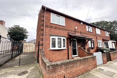 2 bedroom end of terrace house for sale, Wansbeck Gardens, Park Road