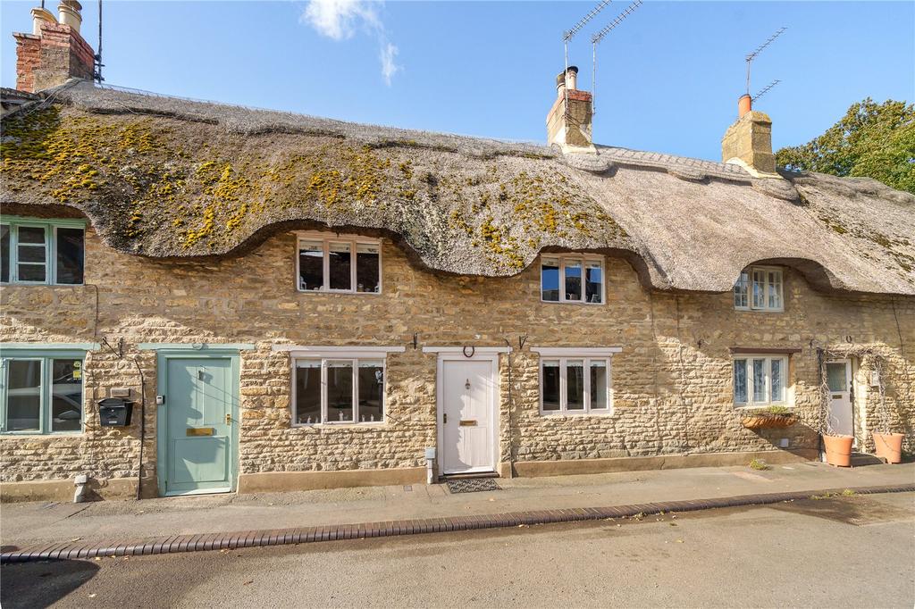 High Street, Podington, Bedfordshire, NN29 2 bed terraced house for