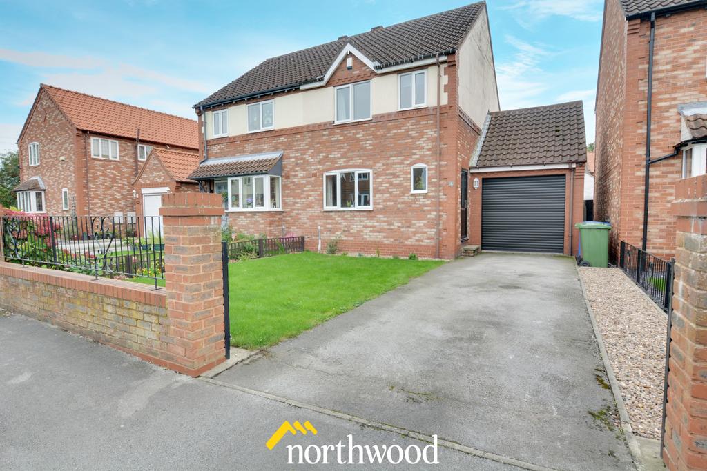 Riverside Court, Rawcliffe, Goole, DN14 3 bed semidetached house for