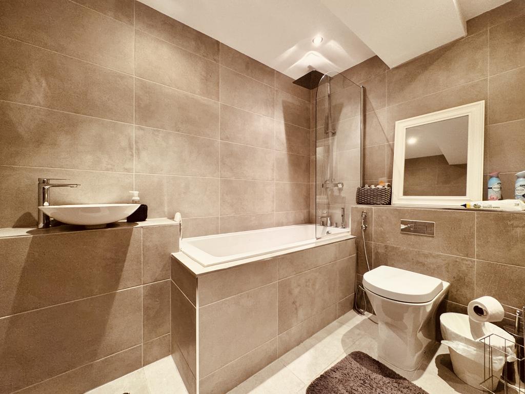 Main Bathroom