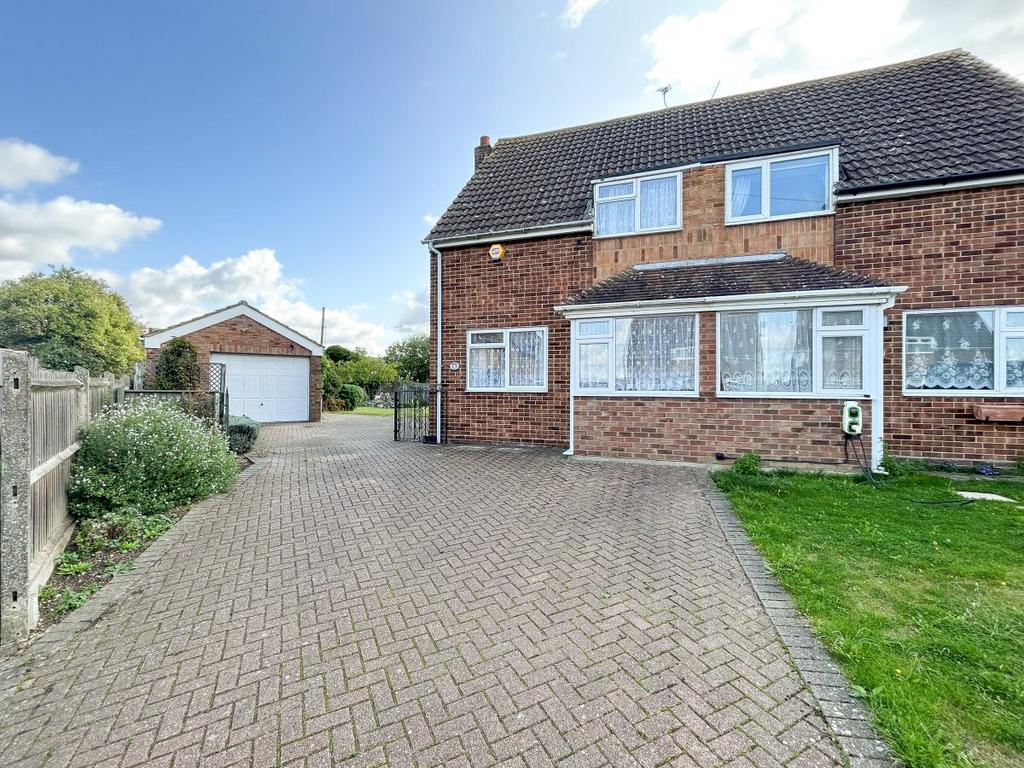 Roundel Close, Teynham 4 bed semidetached house for sale £400,000