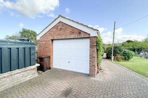 4 bedroom semi-detached house for sale, Roundel Close, Teynham