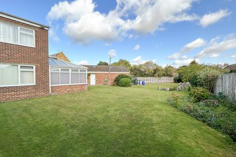 4 bedroom semi-detached house for sale, Roundel Close, Teynham