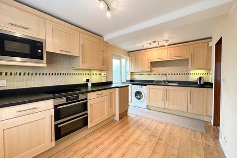 4 bedroom semi-detached house for sale, Roundel Close, Teynham