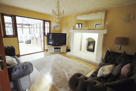 4 bedroom detached house for sale, Parc Tudur, Kinmel Bay