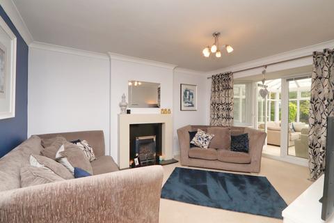 18 Howley Close, Irlam, Manchester, M44 6RY