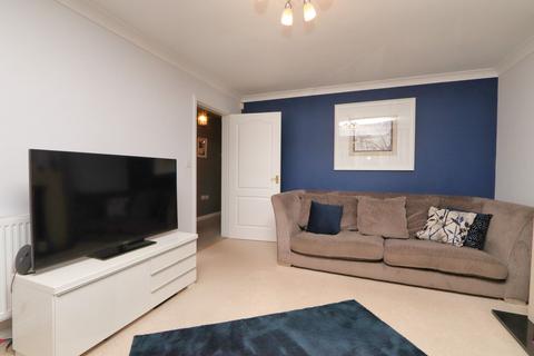 18 Howley Close, Irlam, Manchester, M44 6RY